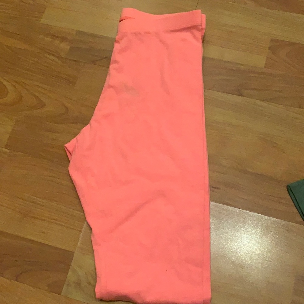 Pink/peachish leggings